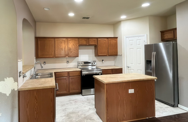 KITCHENKITCHEN 3 BEFORE--low resolution v2-2x